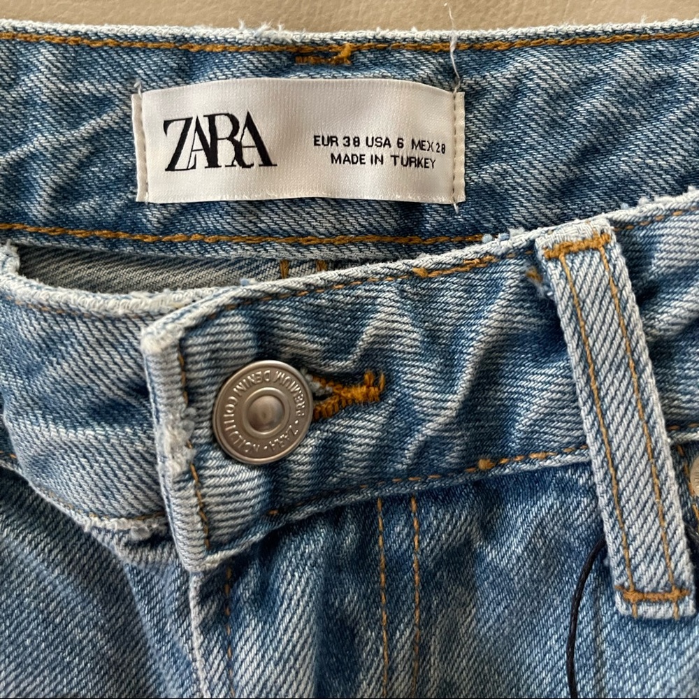 ZARA Distressed cut off shorts☀️